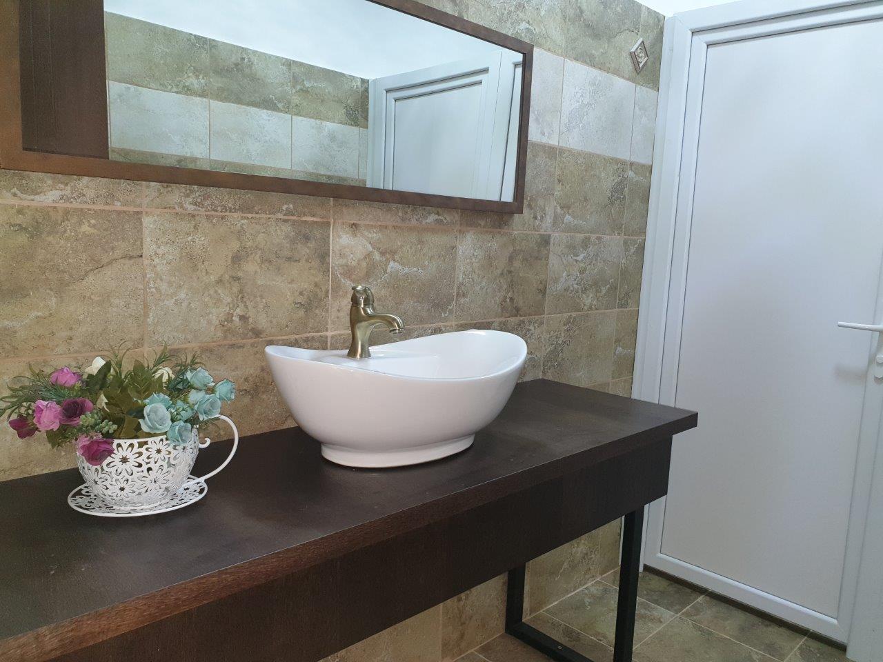 Camere, Căminul de bătrâni Stejarul