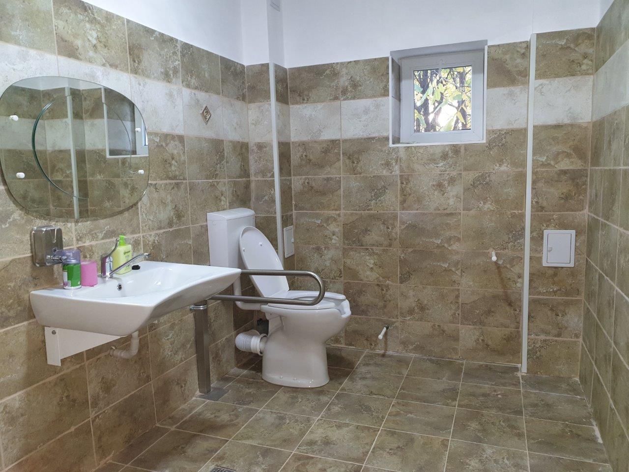 Camere, Căminul de bătrâni Stejarul