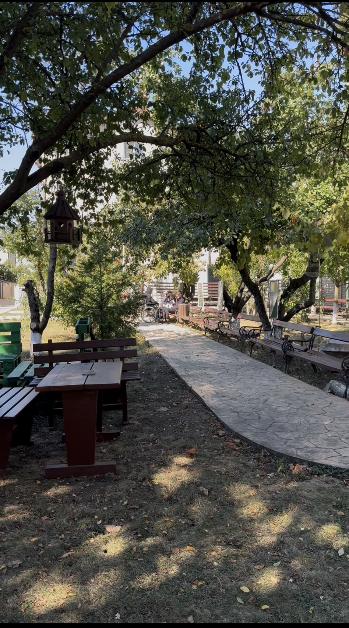 Grădina, Căminul de bătrâni Stejarul
